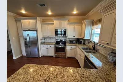2029 Idyle View, Crystal Beach, TX 77650 - Photo 17