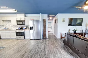 641 4th St, Dickinson, TX 77539 - Photo 11