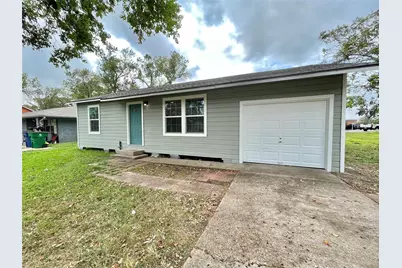 817 N Chenango Street, Angleton, TX 77515 - Photo 1