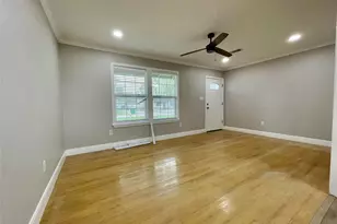 817 N Chenango St, Angleton, TX 77515 - Photo 3