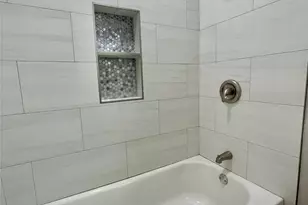 817 N Chenango St, Angleton, TX 77515 - Photo 15