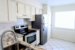 500 Tiki Dr, Tiki Island, TX 77554 - Photo 7