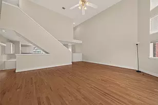9829 Madeline Alyssa Ct, Houston, TX 77025 - Photo 7