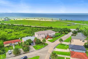 202 Debbie Ln, San Leon, TX 77539 - Photo 7