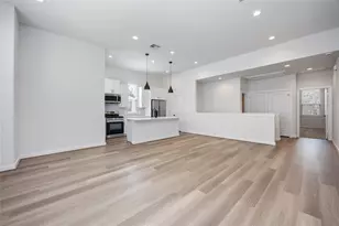 13 Fulton Row Ln, Houston, TX 77076 - Photo 11
