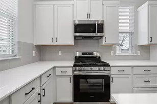 13 Fulton Row Ln, Houston, TX 77076 - Photo 9