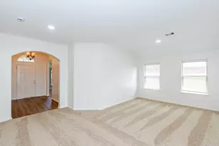 5618 Savannah Woods Ln, Rosharon, TX 77583 - Photo 9