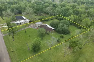 308 County Rd 893B, Angleton, TX 77515 - Photo 3