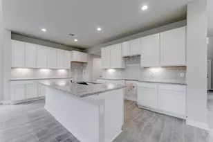 19018 Cape Capasso Dr, Hockley, TX 77447 - Photo 9