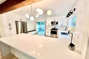 23 Dellforest Ct, The Woodlands, TX 77381 - Photo 3