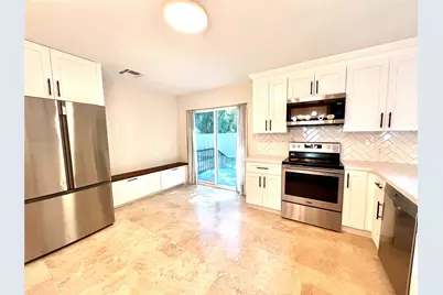 23 Dellforest Court, The Woodlands, TX 77381 - Photo 5