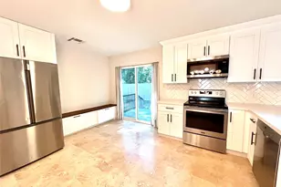 23 Dellforest Ct, The Woodlands, TX 77381 - Photo 5