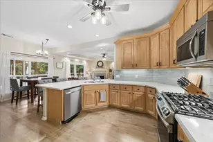 11460 Regal Hill Ct, Montgomery, TX 77316 - Photo 13