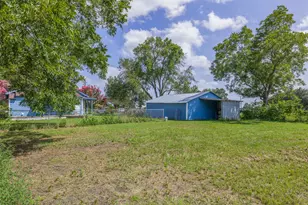 806 Plum St, Caldwell, TX 77836 - Photo 7