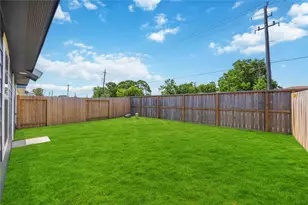 4820 Peanut Butter and Jelly Dr, Houston, TX 77048 - Photo 23