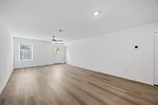 4820 Peanut Butter and Jelly Dr, Houston, TX 77048 - Photo 5