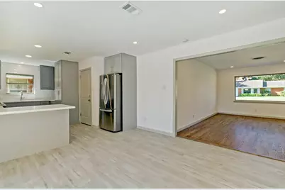 8331 Waterbury Drive, Houston, TX 77055 - Photo 13