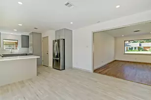 8331 Waterbury Dr, Houston, TX 77055 - Photo 13