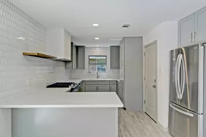 8331 Waterbury Drive, Houston, TX 77055 - Photo 17