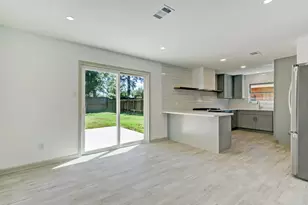 8331 Waterbury Dr, Houston, TX 77055 - Photo 11