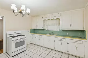 7502 Matranga St, Hitchcock, TX 77563 - Photo 9