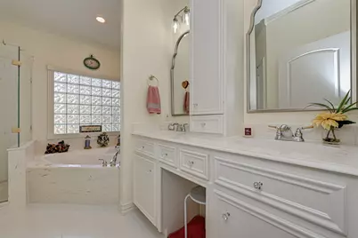 715 Somerset Street, Conroe, TX 77302 - Photo 19