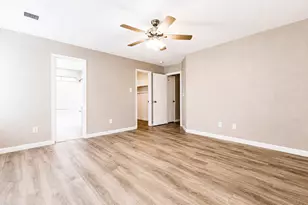 9506 Lasbury Dr, Houston, TX 77083 - Photo 13