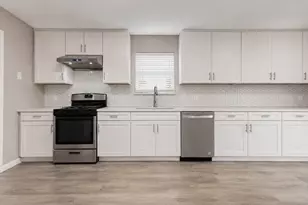 9506 Lasbury Dr, Houston, TX 77083 - Photo 9