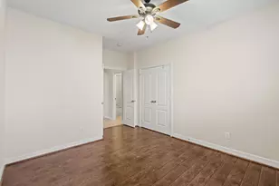 5819 Brook Bend Dr, Sugar Land, TX 77479 - Photo 31