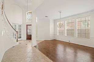 5819 Brook Bend Dr, Sugar Land, TX 77479 - Photo 7