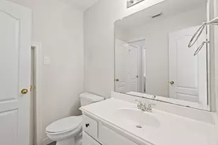 5819 Brook Bend Dr, Sugar Land, TX 77479 - Photo 43