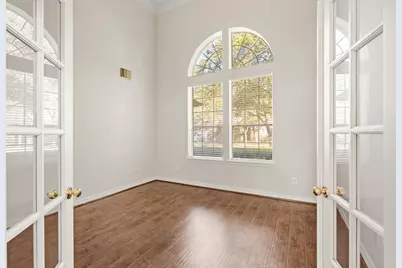 5819 Brook Bend Drive, Sugar Land, TX 77479 - Photo 11