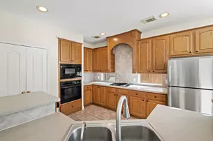 5819 Brook Bend Dr, Sugar Land, TX 77479 - Photo 25