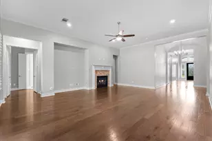 5715 Balcones Ridge Ln, Houston, TX 77059 - Photo 9