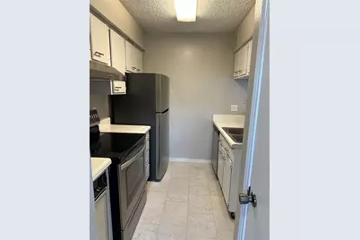 700 Thicket Lane #910, Houston, TX 77079 - Photo 3