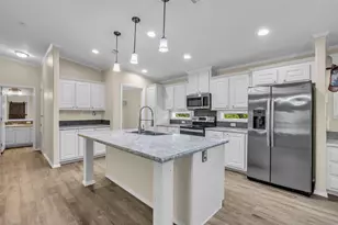 734 13th St, Dickinson, TX 77539 - Photo 9