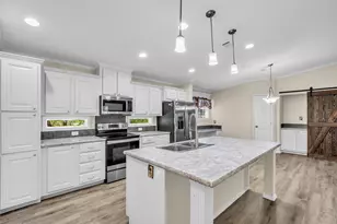734 13th St, Dickinson, TX 77539 - Photo 11
