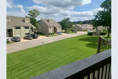 128 April Point Drive S, Conroe, TX 77356 - Photo 3