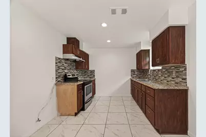11006 Concho Street, Houston, TX 77072 - Photo 9