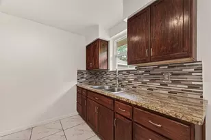 11006 Concho St, Houston, TX 77072 - Photo 11