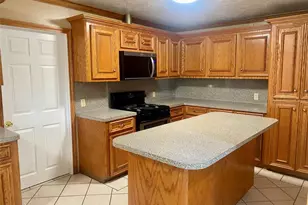 7868 Broadview Dr, Houston, TX 77061 - Photo 7