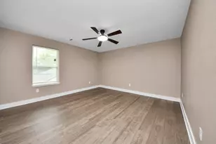 2430 Dolly Wright St, Houston, TX 77088 - Photo 33