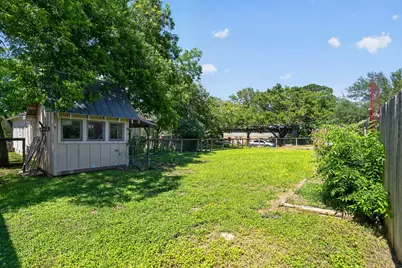 106 E Valverde Street, Brenham, TX 77833 - Photo 29