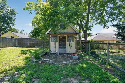 106 E Valverde Street, Brenham, TX 77833 - Photo 27