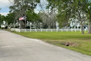 335 Carroll Roads E, Richmond, TX 77469 - Photo 3