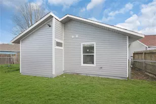 9827 Shive Dr, Houston, TX 77078 - Photo 17