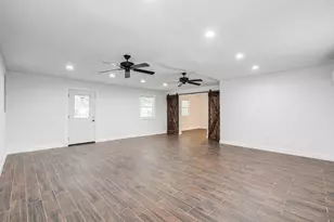 536 Robert E Lee Dr, Conroe, TX 77302 - Photo 11