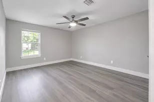 536 Robert E Lee Dr, Conroe, TX 77302 - Photo 13
