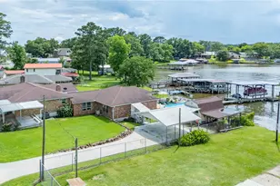 406 Kickapoo Dr, Livingston, TX 77351 - Photo 1