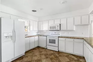 406 Kickapoo Dr, Livingston, TX 77351 - Photo 13